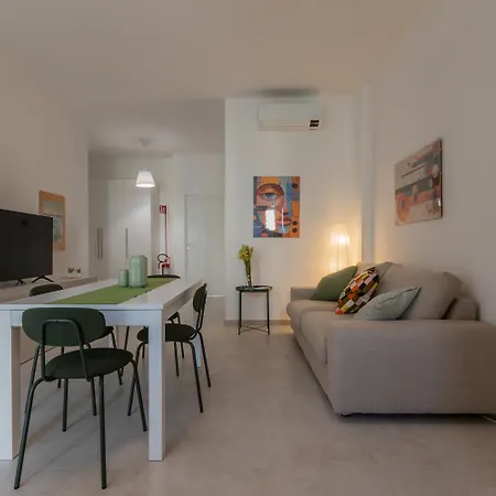 Tripoli White By Wonderful Italy * تورينو